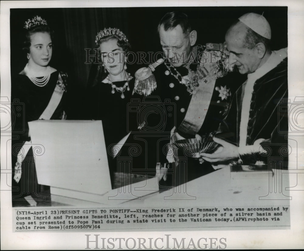 1964 Press Photo Danish King with wife and daughter with Pope Paul in Vatican- Historic Images