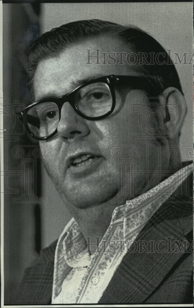 Load image into Gallery viewer, 1973 Press Photo Vincent Dobelman dies from heart transplant from donor's cancer
