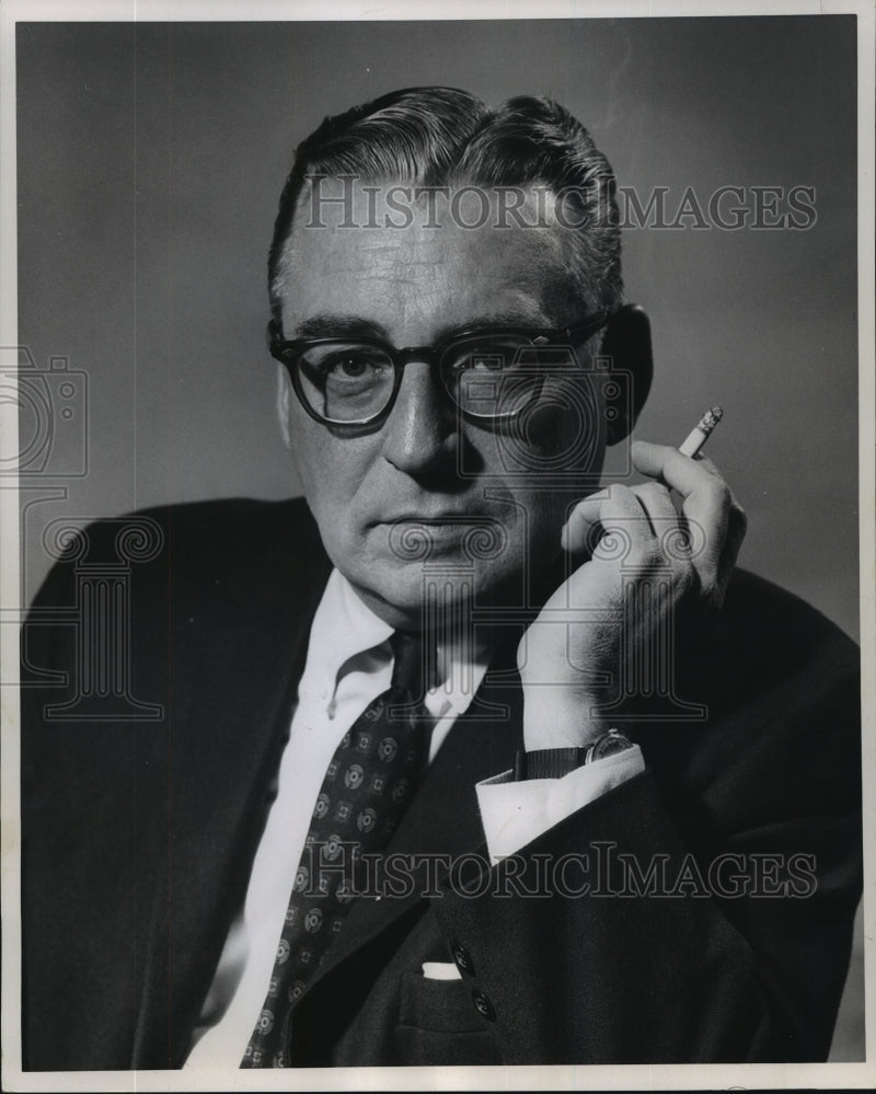 Load image into Gallery viewer, 1959 Press Photo Robert Drew, Journal Employee - mja94617
