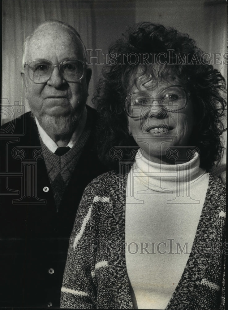 1991 Press Photo Clark Dettinger and his daughter, Lynette Froelich, Wisconsin- Historic Images