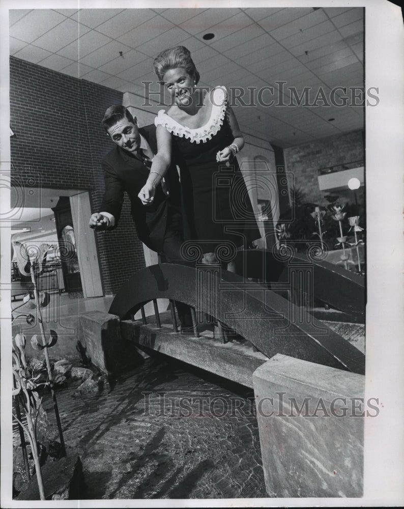 1968 Press Photo Mr. and Mrs. James Detienne at the Opera ball, Wisconsin