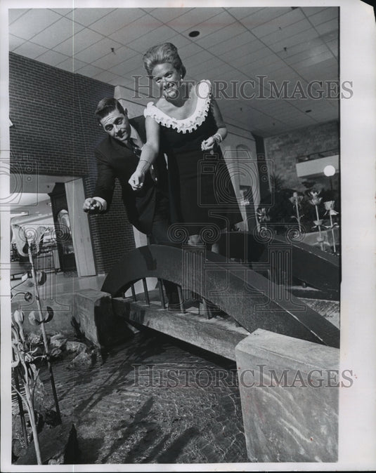 1968 Press Photo Mr. and Mrs. James Detienne at the Opera ball, Wisconsin