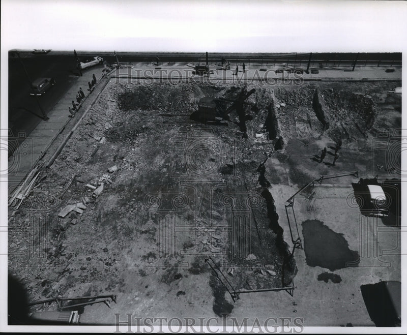 Load image into Gallery viewer, 1960 Press Photo Construction on New Wing of the Milwaukee Journal Building
