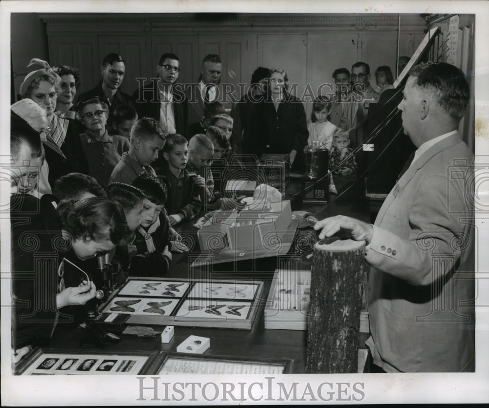 1956 Press Photo Milwaukee Public Museum Holds Open House Prior to the Bond Vote- Historic Images