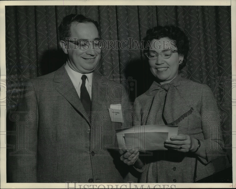 1956 Press Photo New General Motors Vice-President at 42nd National Auto Show- Historic Images