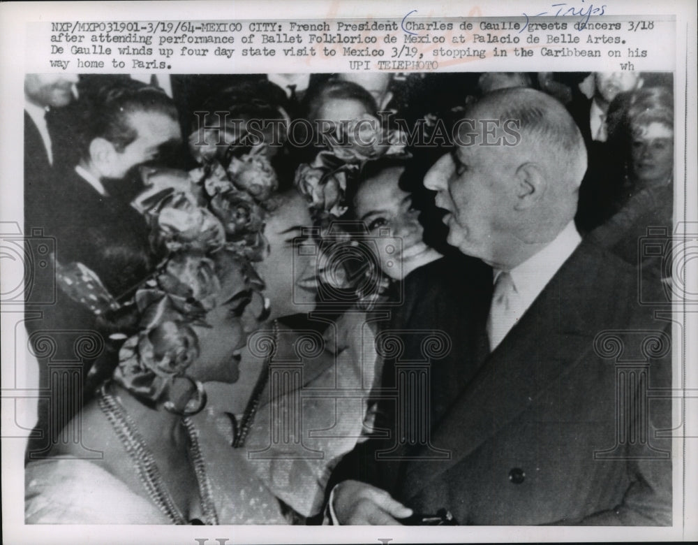 1964 Press Photo Charles de Gaulle Greets Dancers at Palacio de Belle Artes- Historic Images