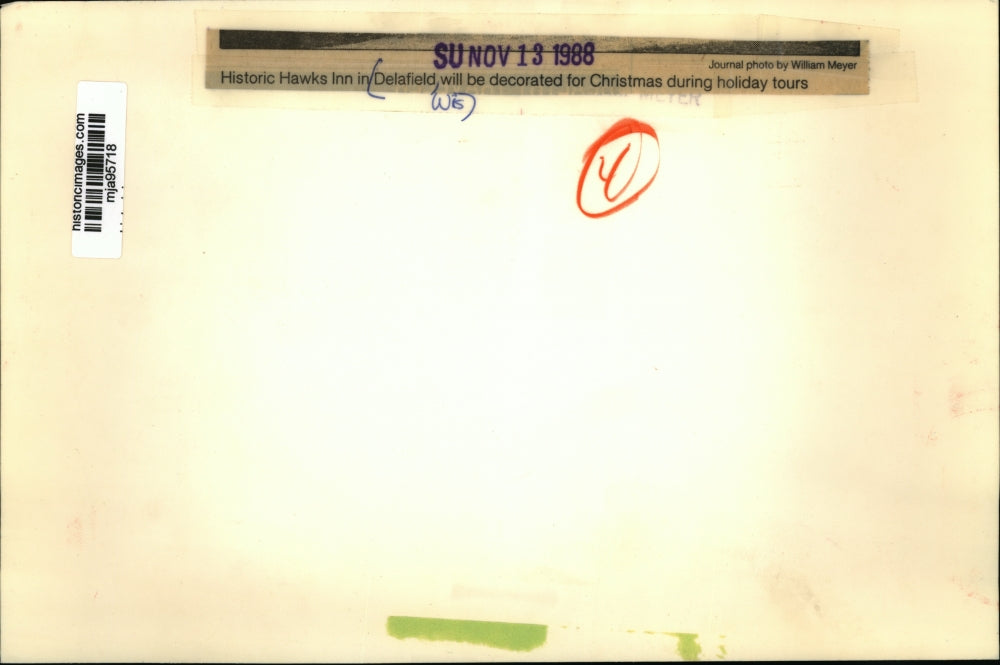 1988 Press Photo Historic Hawks Inn in Delafield will be decorated for Christmas