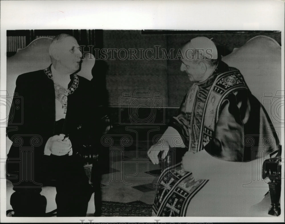 1967 Press Photo French President Charles de Gaulle talks with Pope Paul VI