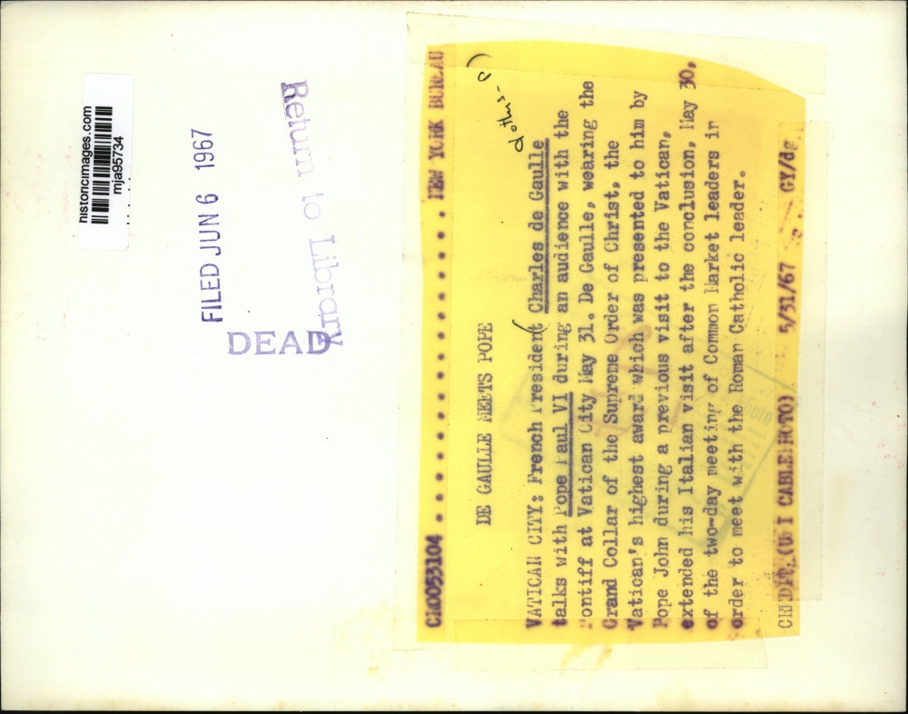 1967 Press Photo French President Charles de Gaulle talks with Pope Paul VI