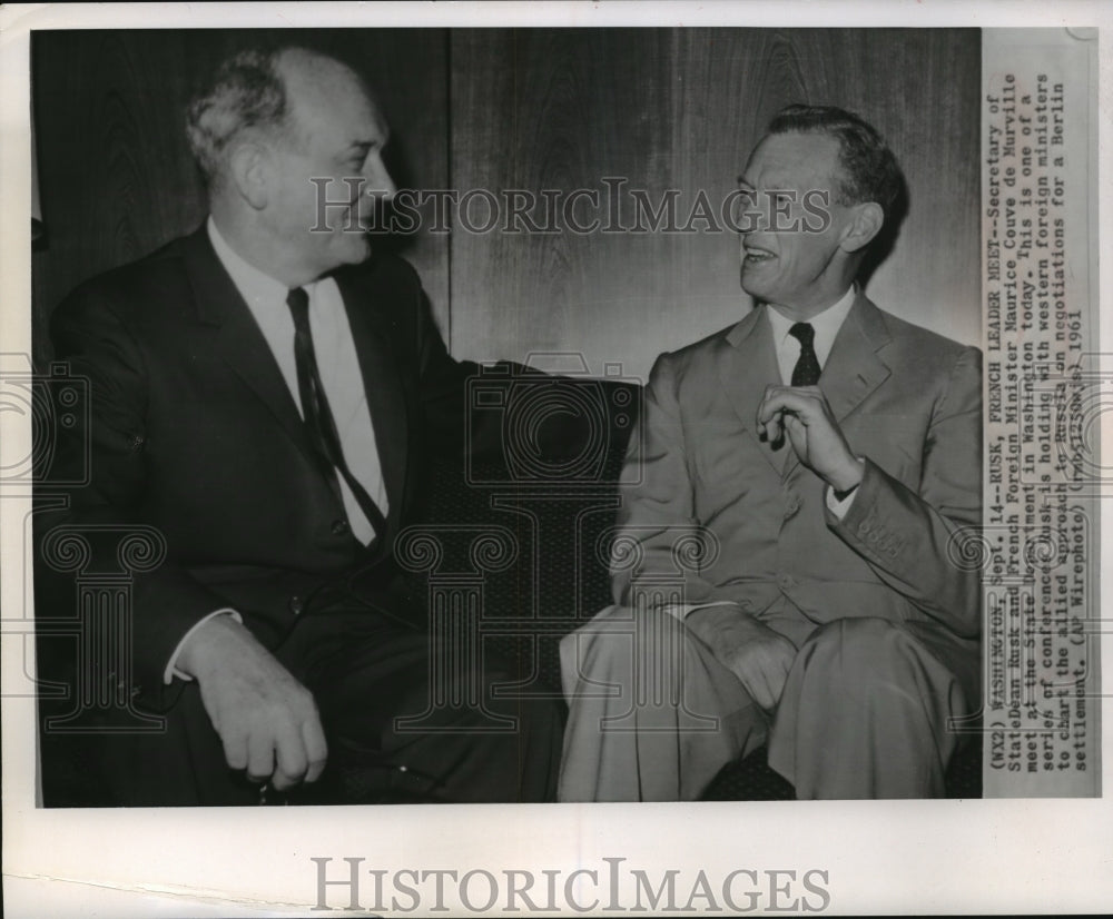1961 Press Photo Dean Rusk and Maurice Couve de Murville meeting in Washington