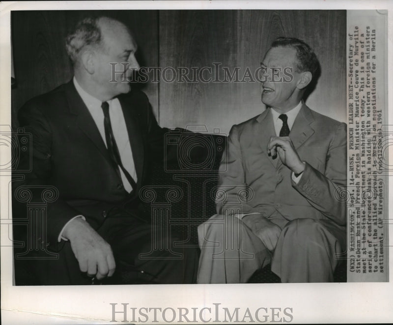 Load image into Gallery viewer, 1961 Press Photo Dean Rusk and Maurice Couve de Murville meeting in Washington
