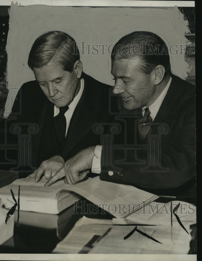 1934 Press Photo Representative James P. Buchanan and Lewis Douglas study budget- Historic Images