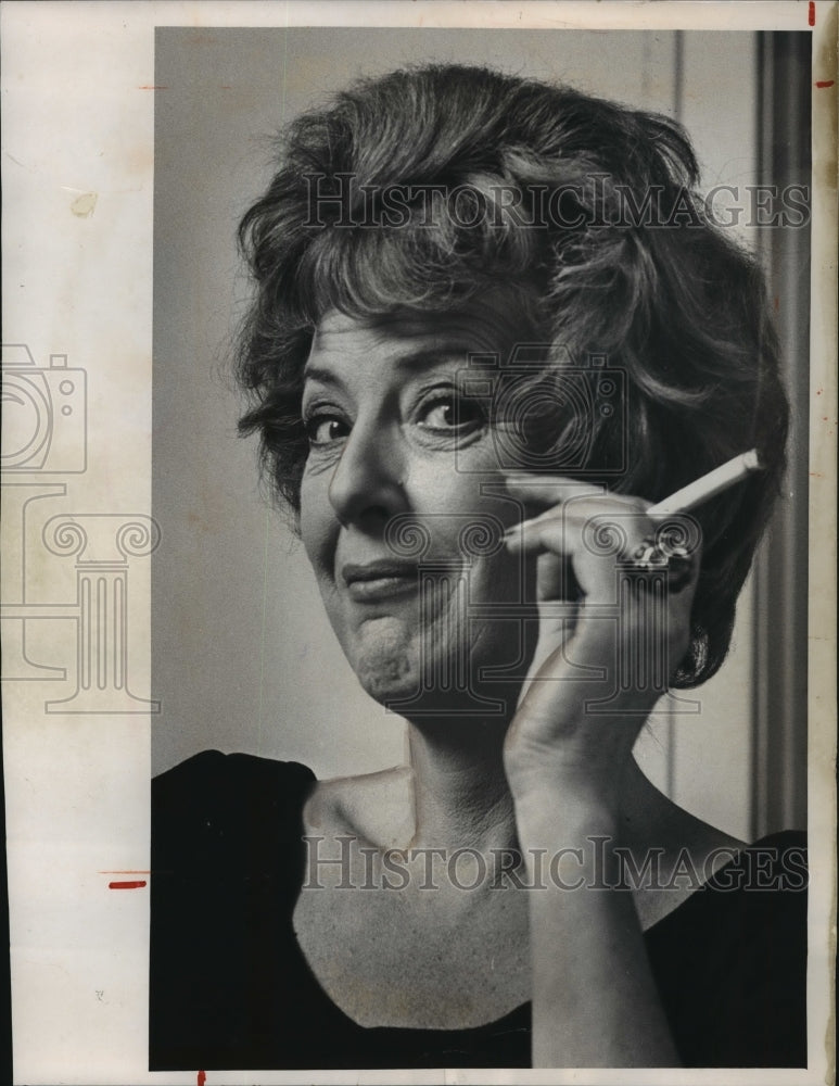 1961 Press Photo Gypsy Rose Lee prepares to open New Year's Eve at Swan Theater