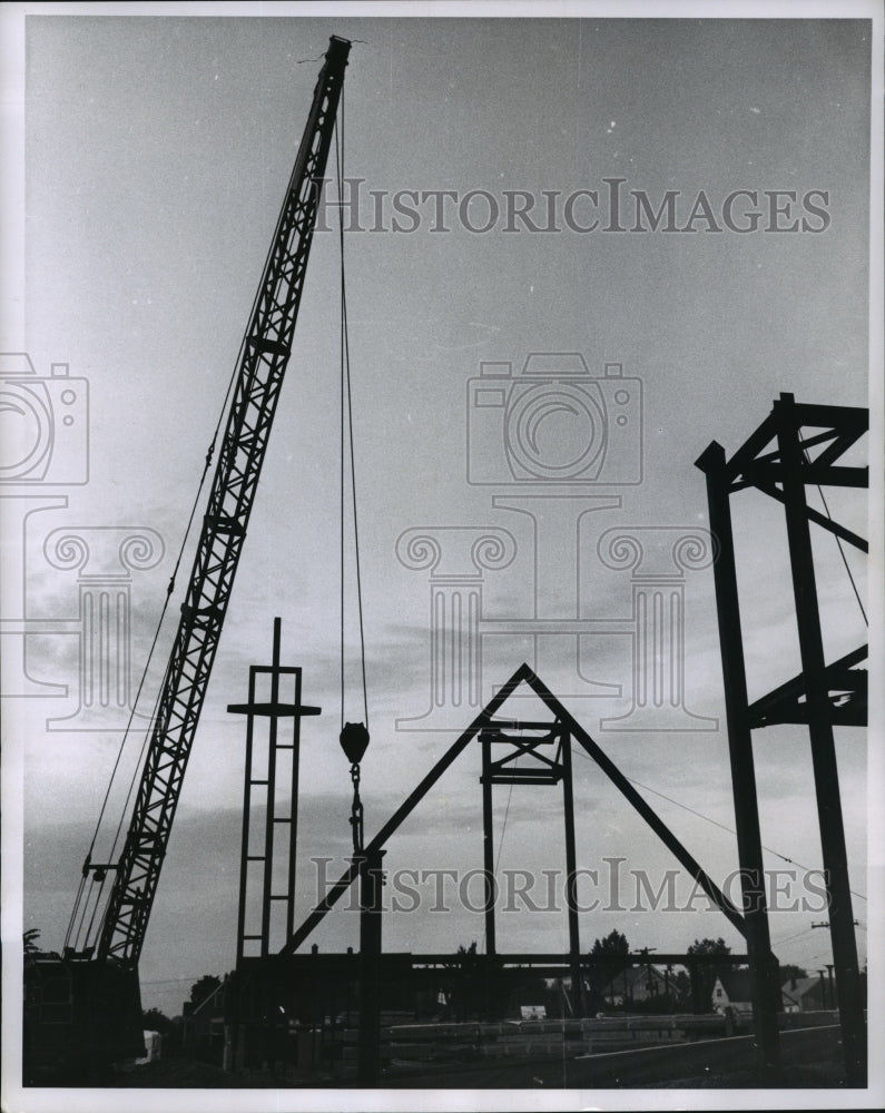 1958 Press Photo Crane at Tabor Evangelical and Reformed church, Wisconsin