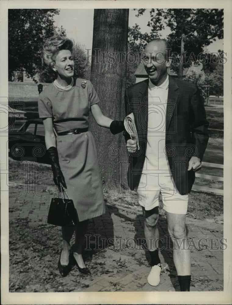 1963 Press Photo Angier Duke and his wife at Allen Byrd in Williamsburg, VA