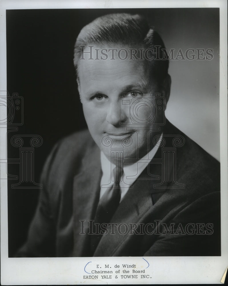 1969 Press Photo E. Mandell de Windt, Chairman of Eaton Yale & Towne Corp