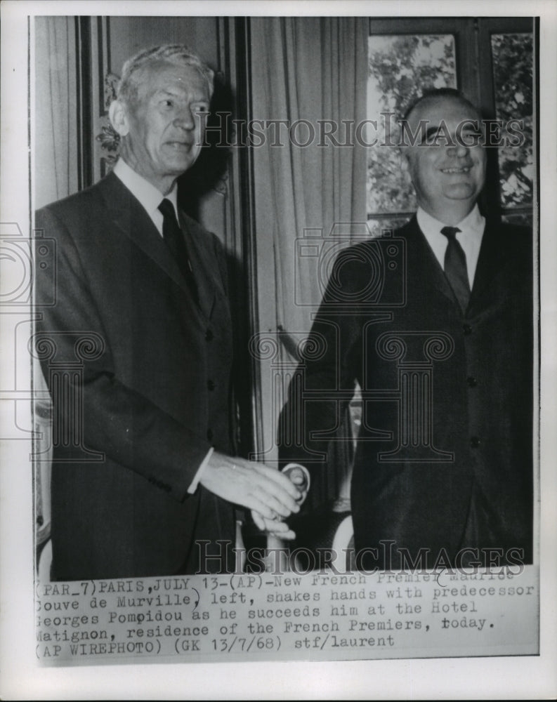 Load image into Gallery viewer, 1968 Press Photo Maurice Couve de Murville &amp; Georges Pomoidou at Hotel Matignon

