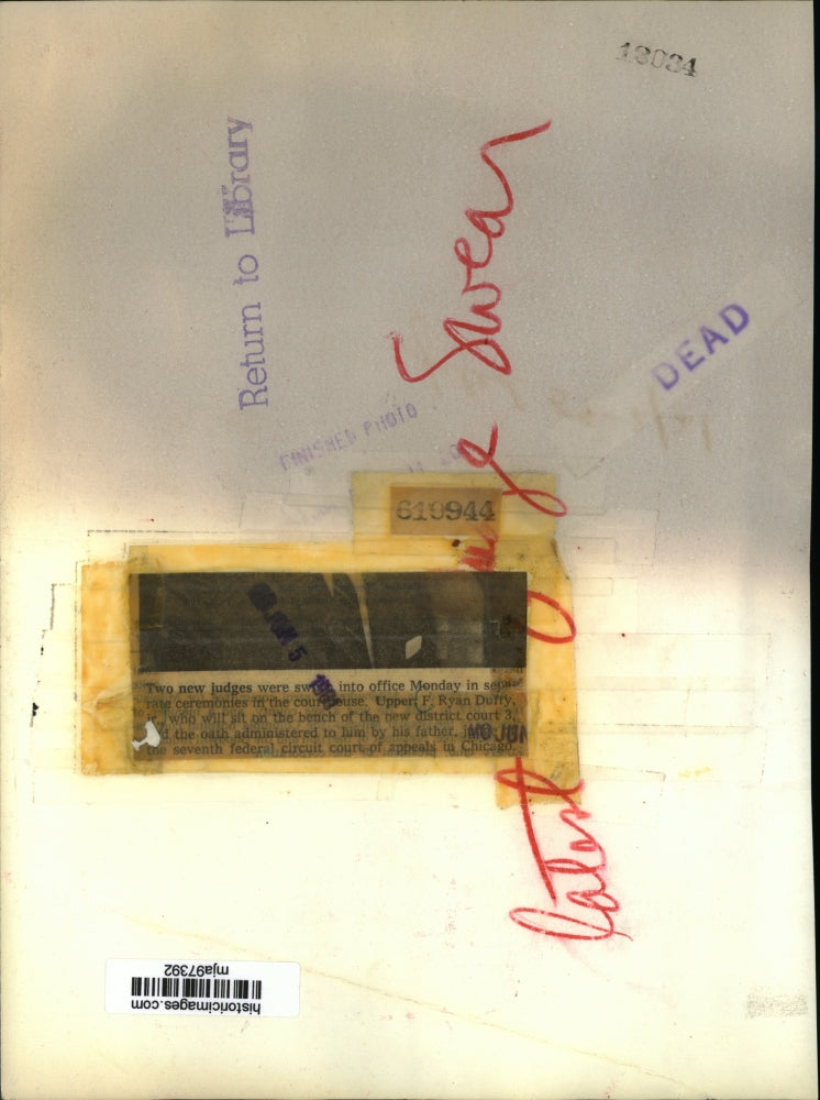 1961 Press Photo F. Ryan Duffy being sworn into the office of a judge