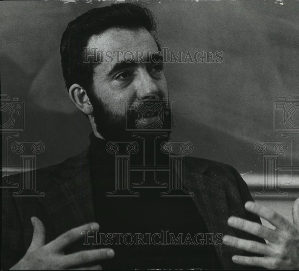 1972 Press Photo Dan DiDomizio of theology department Marquette University- Historic Images