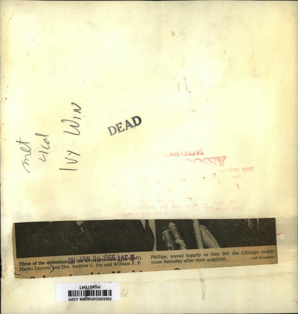 1966 Press Photo The three doctors was happy after their acquittal in Chicago.