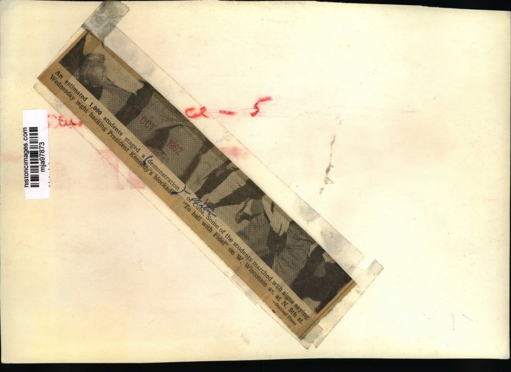 1962 Press Photo Students stage demonstration backing Kennedy's blockade of Cuba