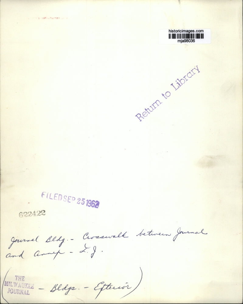 1962 Press Photo Crosswalk between Journal Building and Annex, Milwaukee