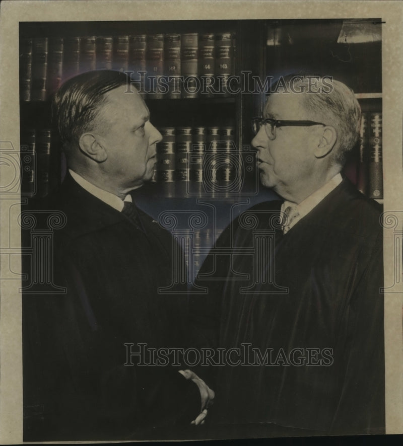 Load image into Gallery viewer, 1959 Press Photo William E. Dieterich and Chief Justice John E. Martin
