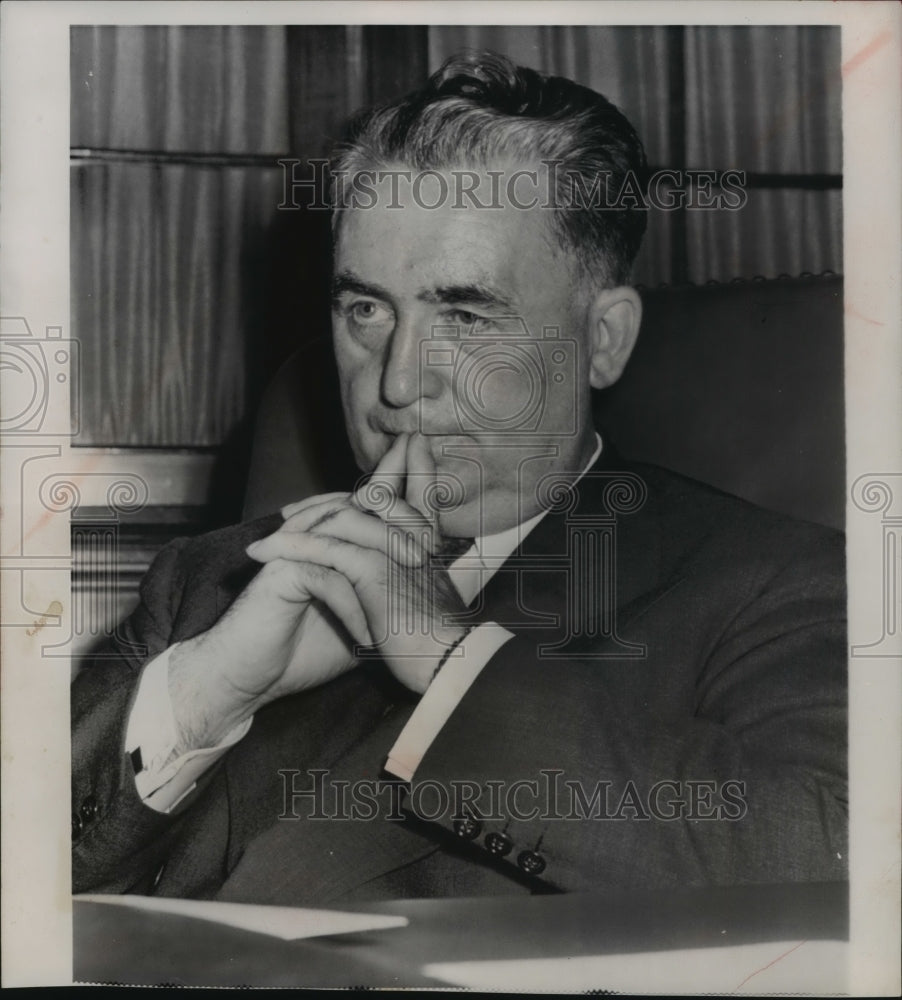 1953 Press Photo Martin P. Durkin Secretary of labor discussing resignation.