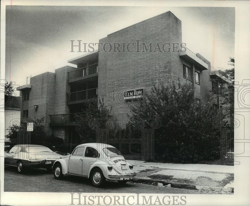 Load image into Gallery viewer, 1977 Press Photo The Elm Row Nursing Home at 2125 W. Kilbourn Avenue - mja98613

