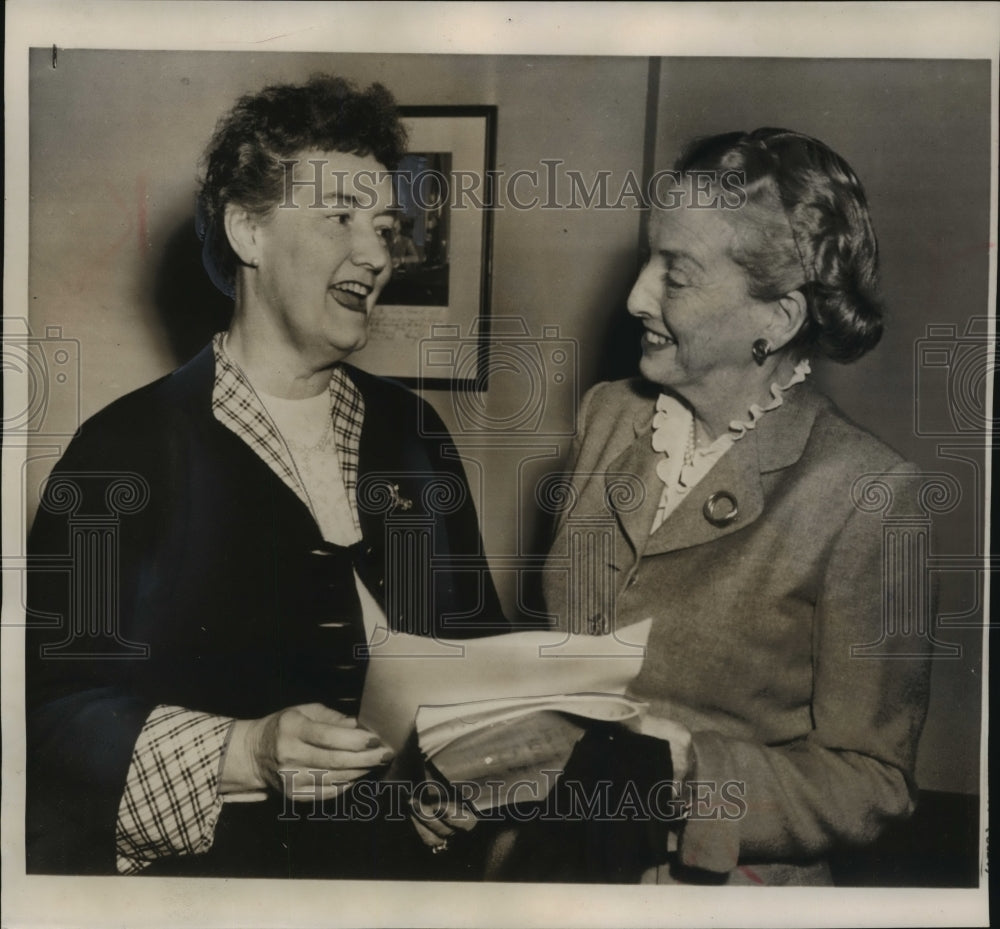 1953 Press Photo Katie Louchiem and India Edwards, members of Democratic party- Historic Images