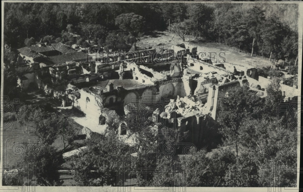 1976 Press Photo The once capital city of Guatemala, Antigua after an earthquake