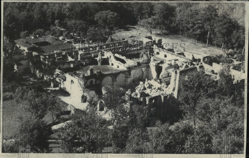 Load image into Gallery viewer, 1976 Press Photo The once capital city of Guatemala, Antigua after an earthquake

