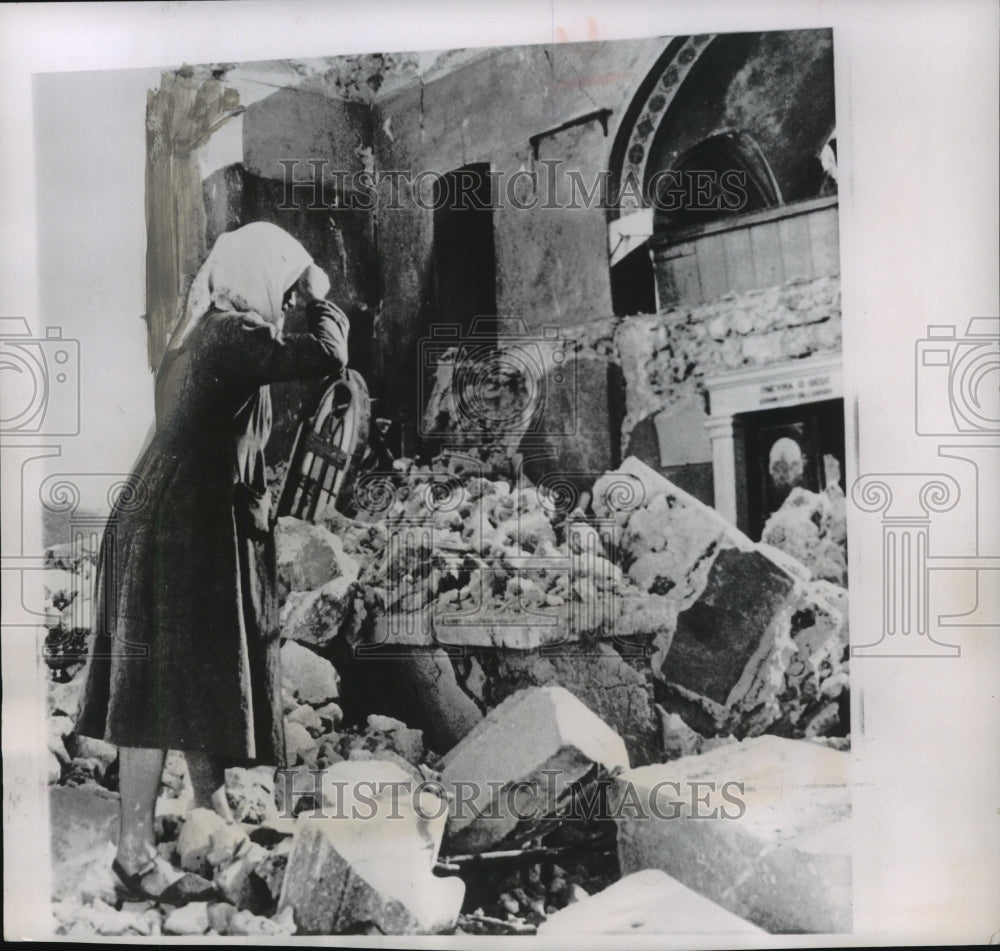 1956 Press Photo Island of Thira, ruined church of Santorini earthquake battered- Historic Images