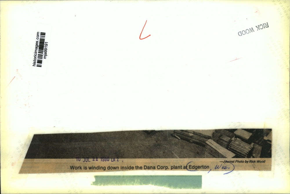 1980 Press Photo Edgerton, Wisconsin work winding down at the Dana Corporation.