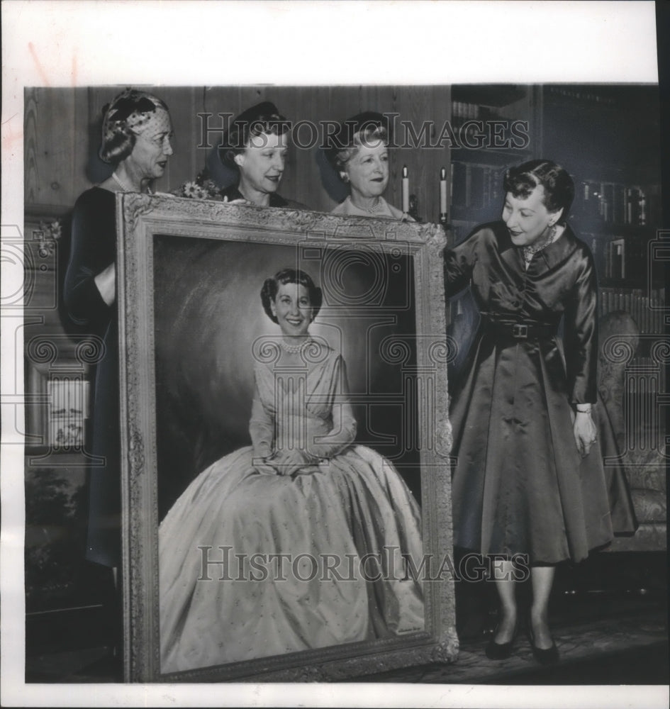 1956 Press Photo Oil Painting of Mamie Eisenhower is her 60th birthday gift- Historic Images