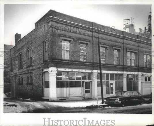 1965 Press Photo East Town Shopping Area to get First Distinctive Embellishments