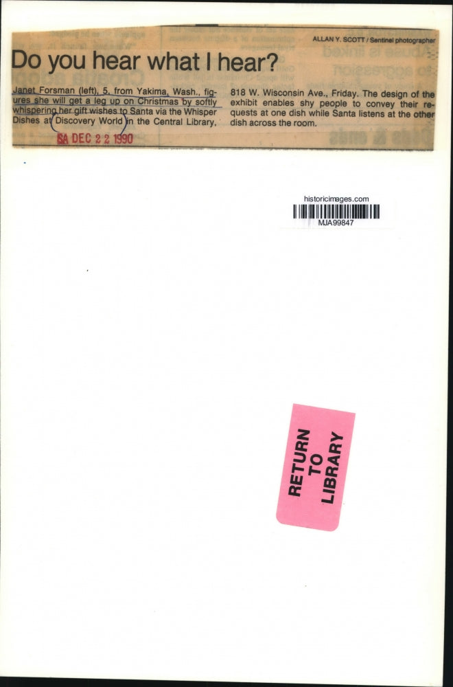 1990 Press Photo Janet Forsman tells Santa her wishes through whisper dishes