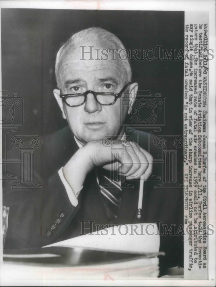 1960 Press Photo James Durfee reports air fatalities at investigative panel