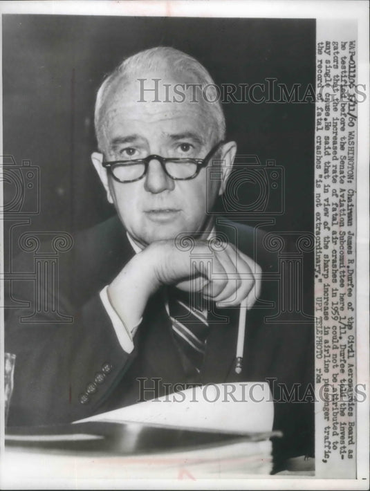 1960 Press Photo James Durfee reports air fatalities at investigative panel