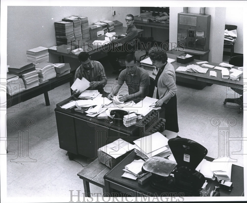 1962 Press Photo Milwaukee Journal Mail Desk relocated New Building Third Floor- Historic Images