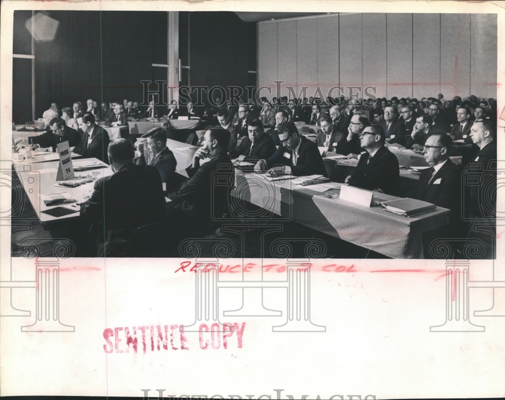 1965 Press Photo Part of the crowd at Milwaukee Sentinel's forum for Progress- Historic Images