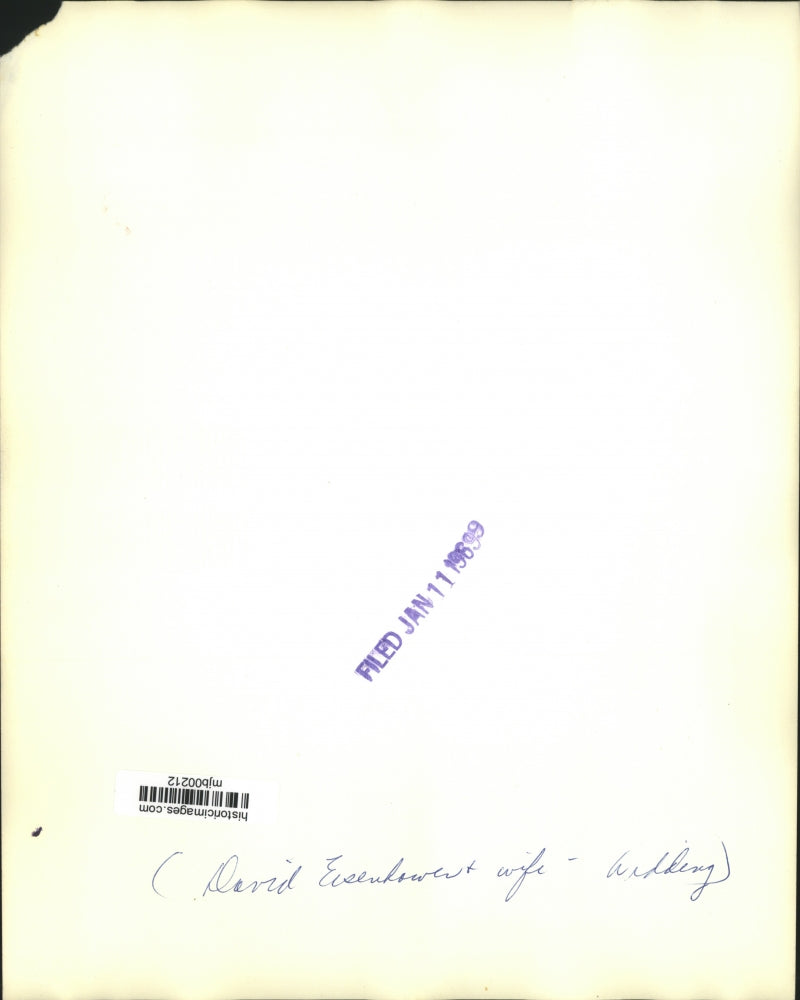 1968 Press Photo Julie Nixon arrives at her wedding with her mother, Pat