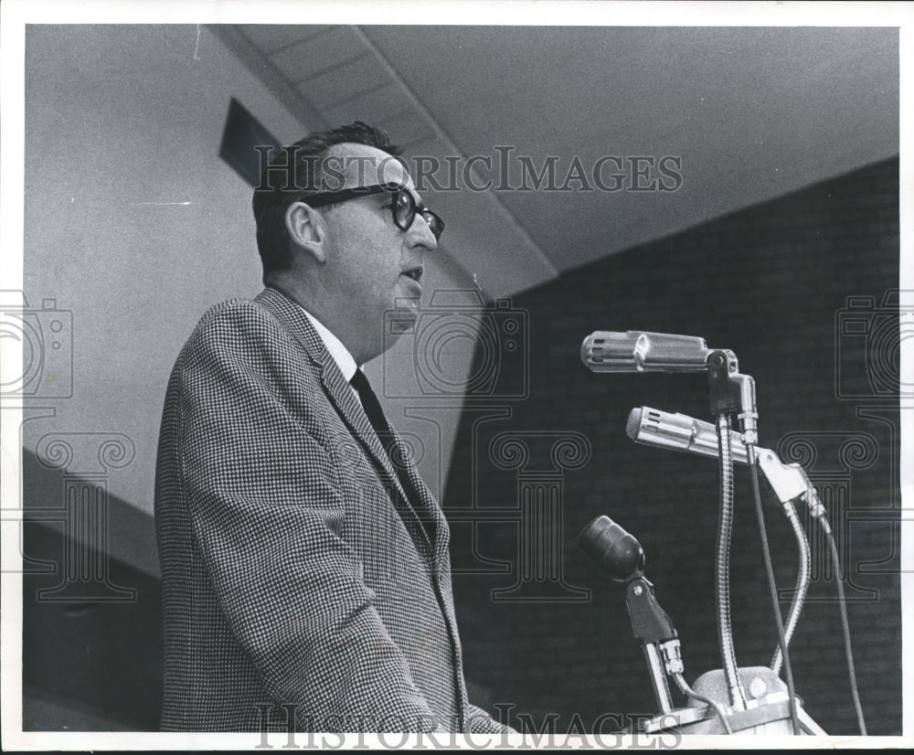 1965 Press Photo University of Wisconsin Economics Professor Arthur Else- Historic Images