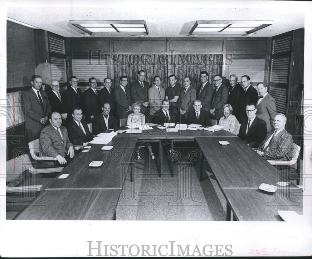 1967 Press Photo Unit Holders Council- Historic Images