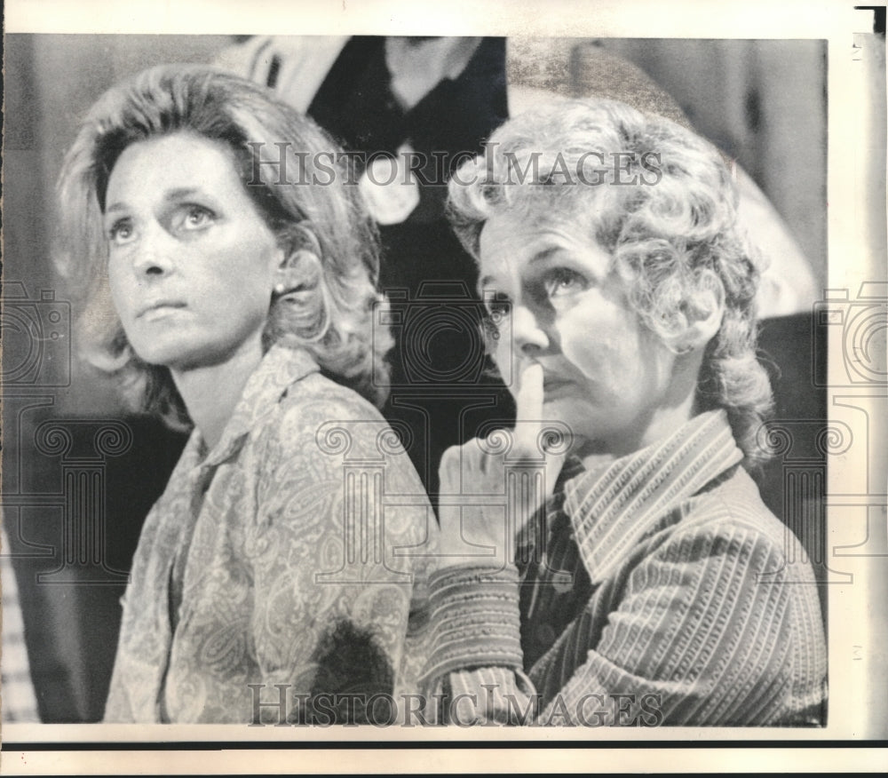 1972 Press Photo Barbara Eagleton and Eleanor McGovern in Custer, South Dakota