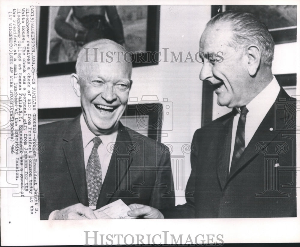 1966 Press Photo Former President Eisenhower visits the White House - mjb00433