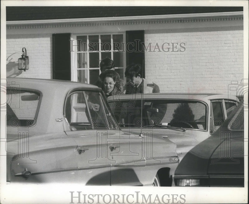 Load image into Gallery viewer, 1969 Press Photo David Eisenhower, Grandson of Dwight D. Eisenhower, and Wife
