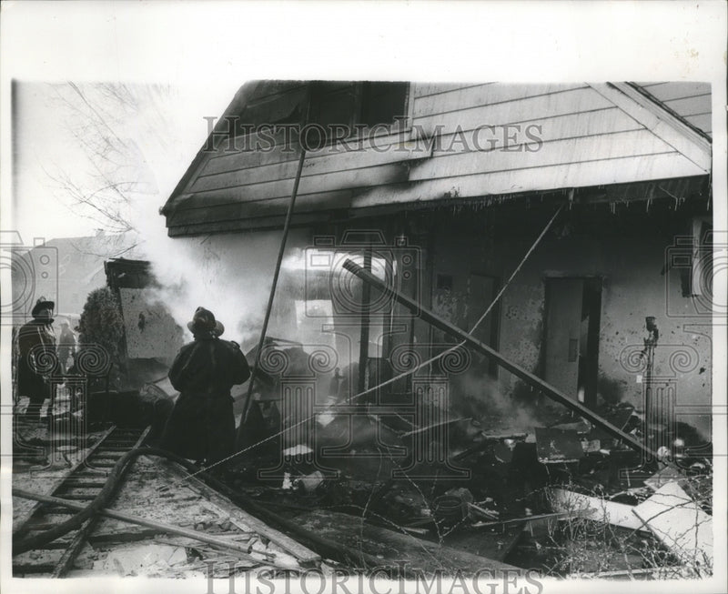 Load image into Gallery viewer, 1960 Press Photo Home of George and Nora Miller After Explosion, Milwaukee
