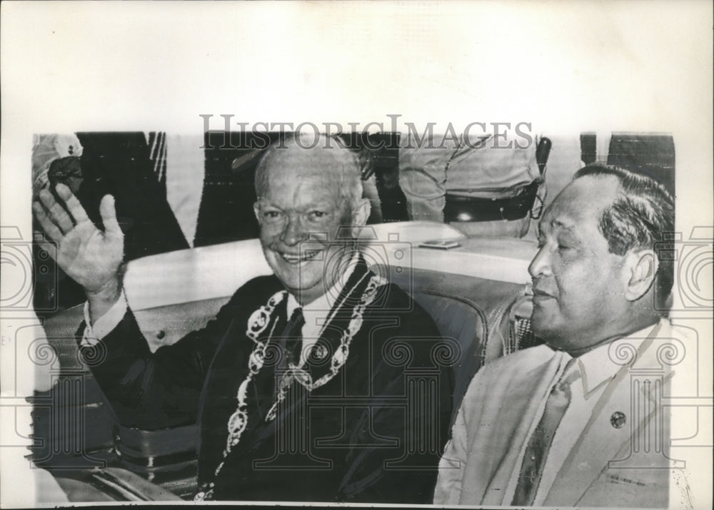 1960 Press Photo President Eisenhower in a Car with Philippines President Garcia- Historic Images