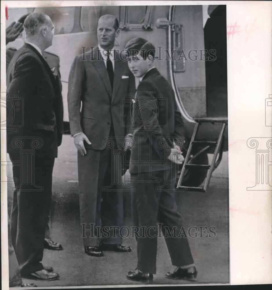 1962 Press Photo England&#39;s Prince Charles flying to Scotland to attend school- Historic Images